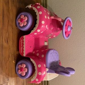 Minni Mouse Car